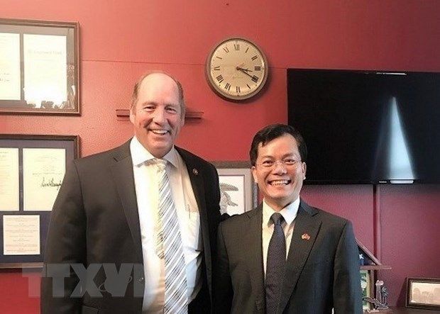 Vietnamese Ambassador to US Ha Kim Ngoc talks with Congressman Ted Yoho