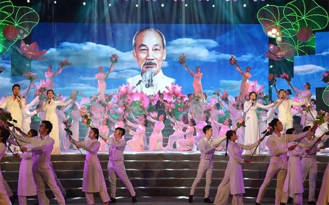 Special programme marks President Ho Chi Minh's 132nd birthday. (Source: People News)