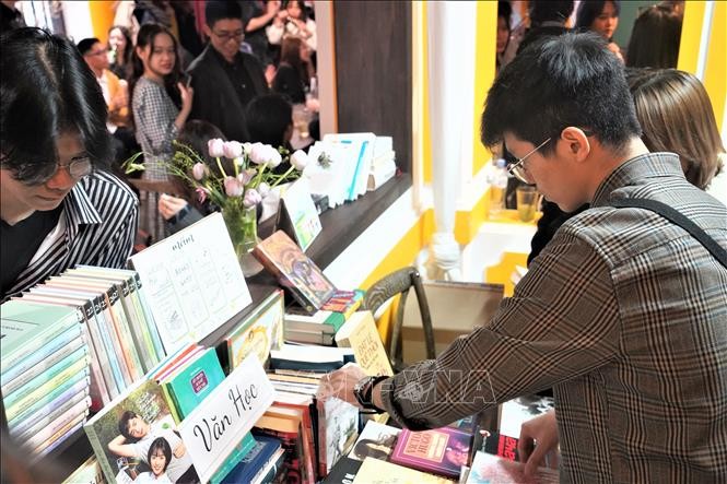  A group of Vietnamese students has organised a book festival in Moscow, attracting crowds of their peers across the Russian capital city. (Photo: Duy Trinh)