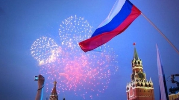 Leaders extend congratulations on Russia Day