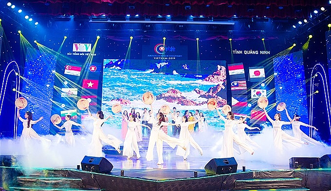 asean3 pop singing contest opens in quang ninh