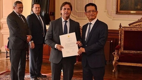 Uruguay eyes to beef up relations with Vietnam