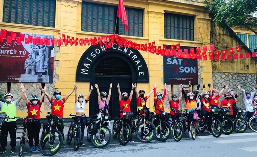 Hanoi serves 10.62 million tourists in seven months. (Photo: Dulich)