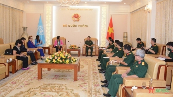 Vietnam asks for more UNDP’s support for UXO clearance, peacekeeping