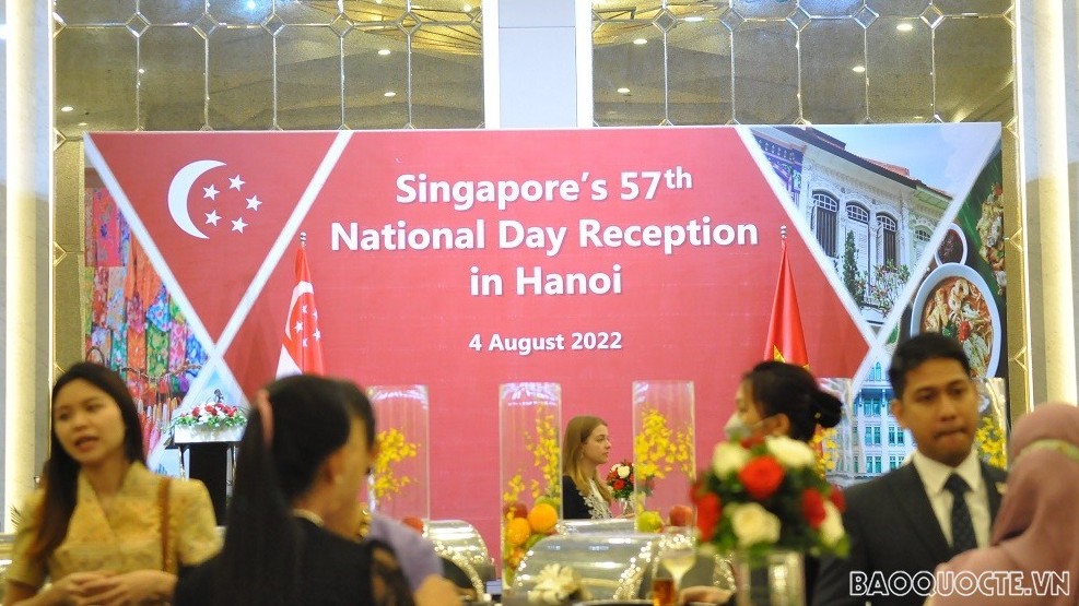 Vietnam greets Singapore on 57th National Day