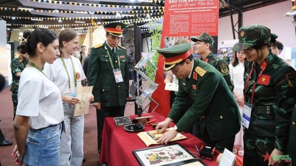 Vietnamese teams at Army Games 2022 receive encouragement