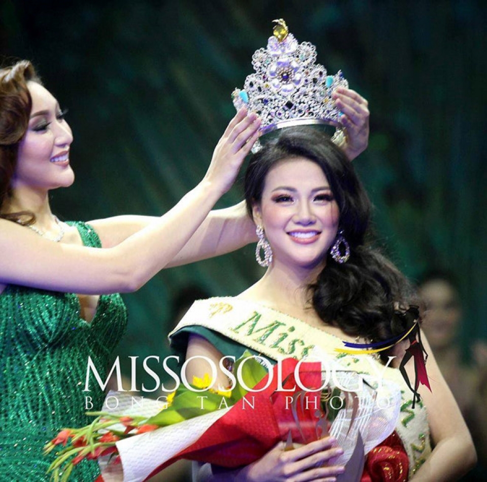 vietnamese beauty crowned miss earth 2018