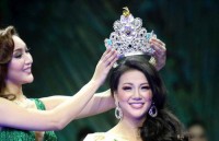 Vietnamese beauty crowned Miss Earth 2018