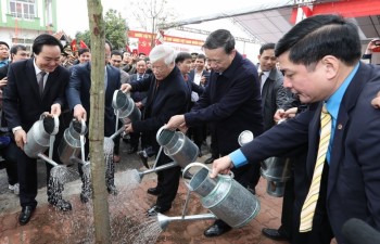 Party leader pays Tet visit to Hung Yen province