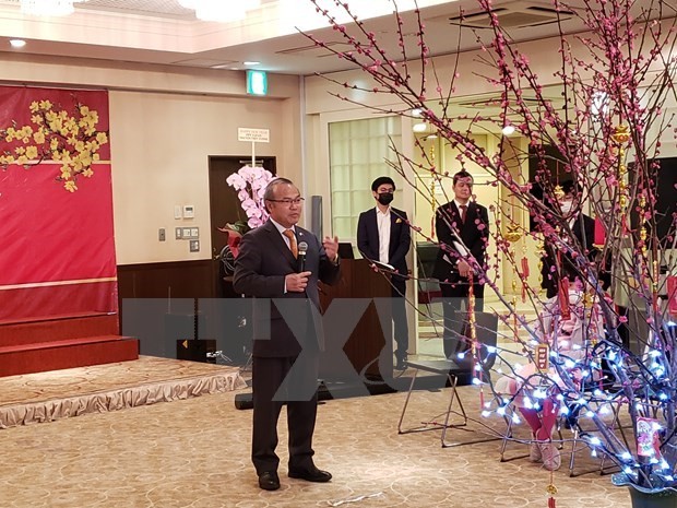 Vietnamese Ambassador to Japan Vu Hong Nam speaks at the gathering to celebrate Tet on February 11. (Photo: VNA)