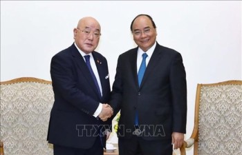 PM Nguyen Xuan Phuc hosts Special Advisor to Japanese Cabinet
