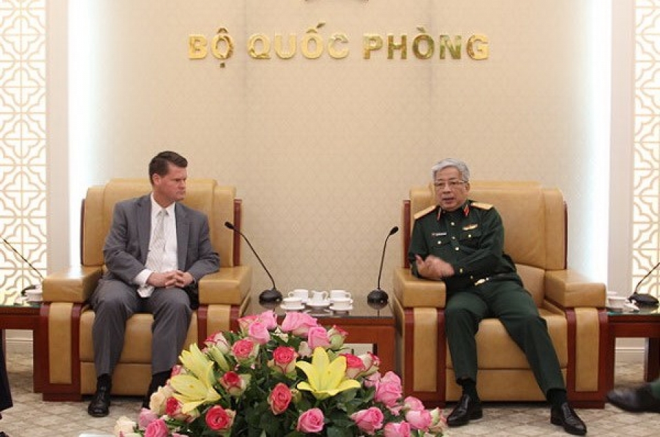 deputy defence minister receives us assistant secretary of defence