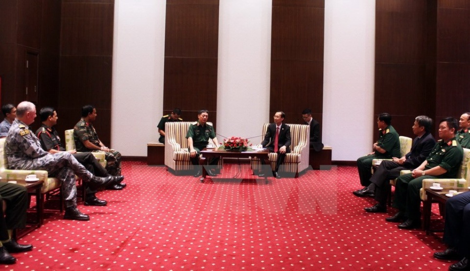 ho chi minh city authority receives students from international defence officer class