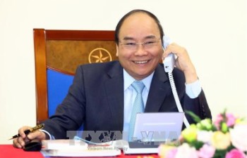 PM Phuc holds phone talk with Japanese counterpart