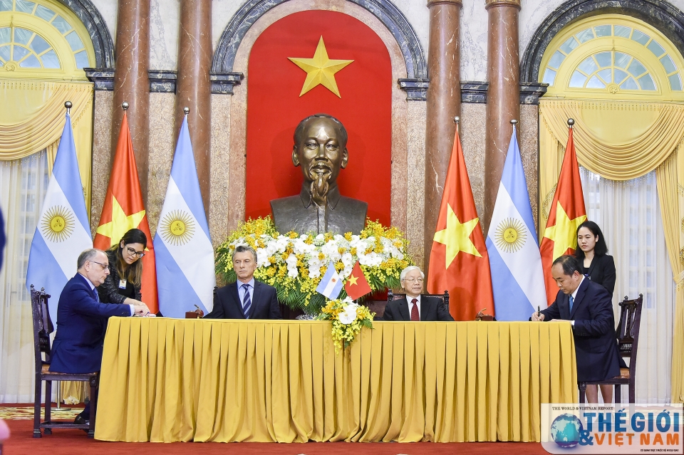 vietnam important partner of argentina president macri