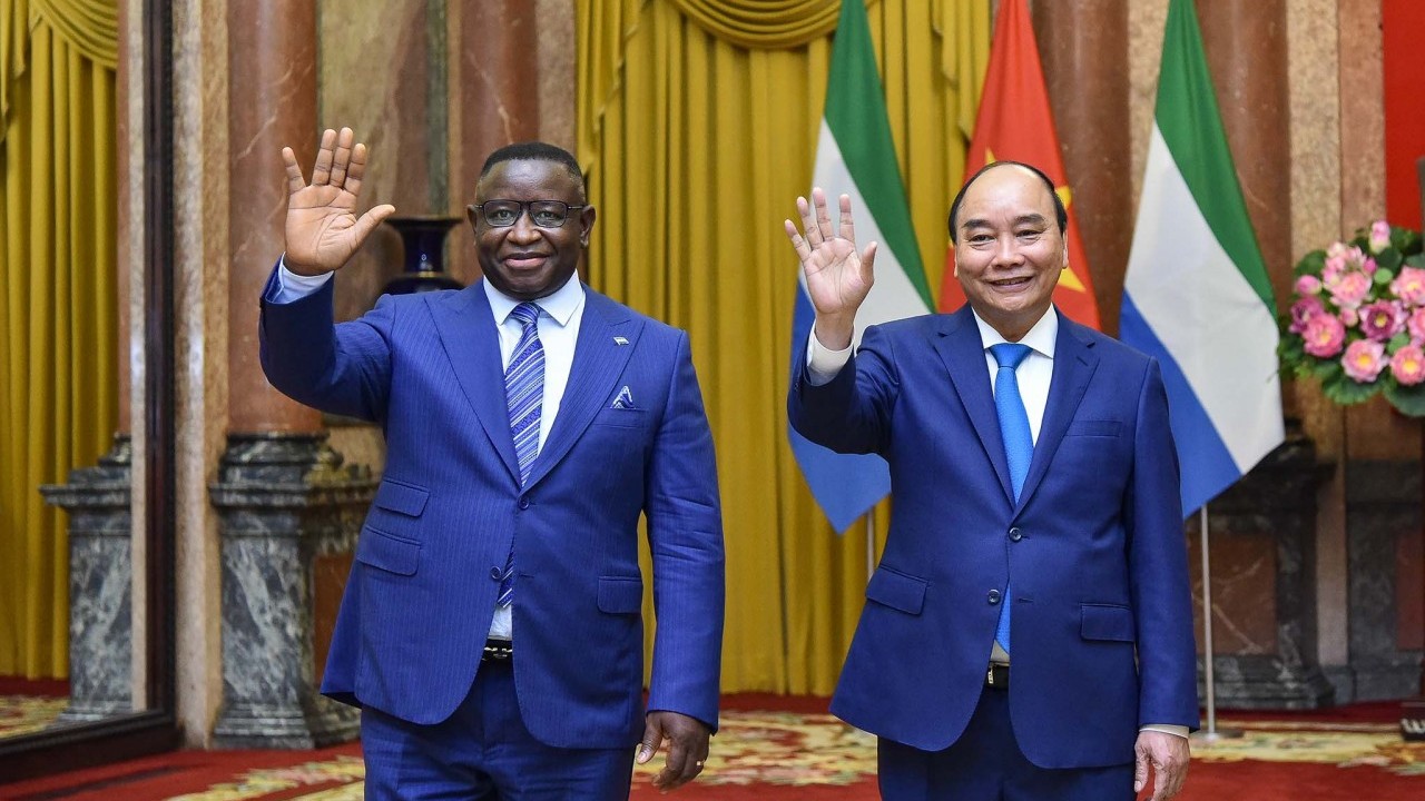 Sierra Leone President wraps up Viet Nam official visit