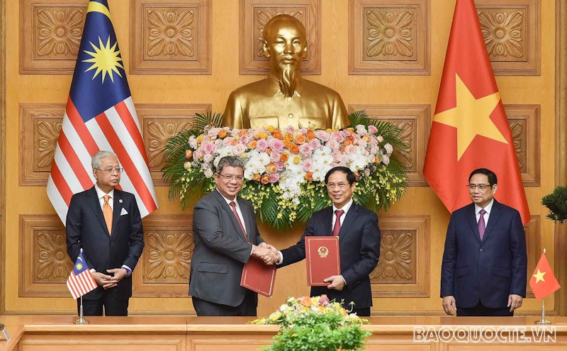 Prime Ministers of Viet Nam, Malaysia hold talks