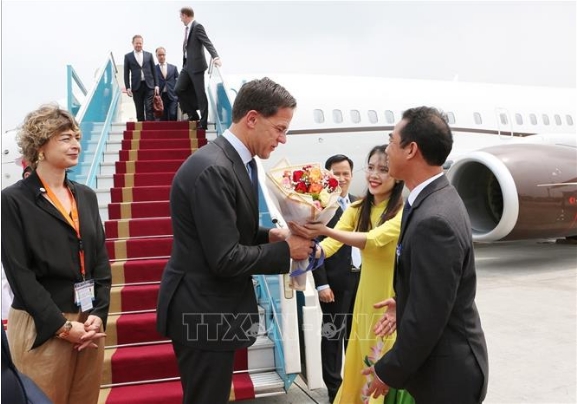 pm of netherlands begins official visit to vietnam
