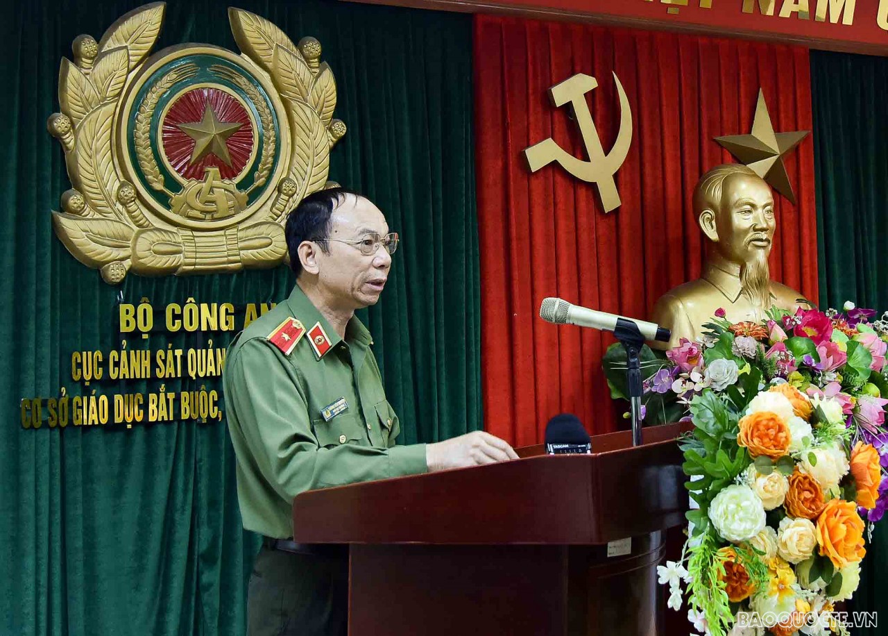 Thiếu tướng Thùng Văn Nghiểm, Phó Cục trưởng Cục An ninh nội địa phát biểu tại buổi lễ. (Ảnh: Nguyễn Hồng)