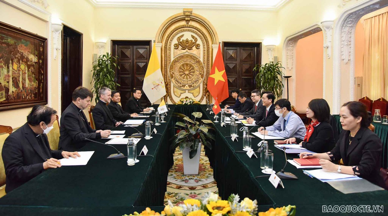 Thứ trưởng Ngoại giao Hà Kim Ngọc và Thứ trưởng Miroslaw Wachowski đã đồng chủ trì cuộc họp vòng IX Nhóm Công tác hỗn hợp Việt Nam – Tòa thánh Vatican. (Ảnh: Nguyễn Hồng)
