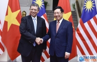 prime minister nguyen xuan phuc bids farewell to malaysian ambassador