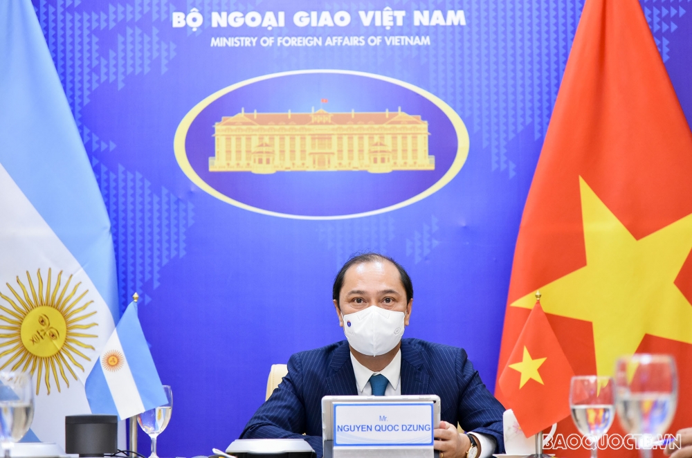 Thứ trưởng Nguyễn Quốc Dũng tại Phiên phiên tham khảo chính trị lần thứ VIII.