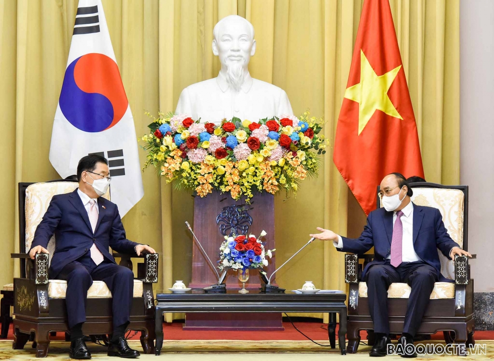 State President Nguyen Xuan Phuc receives RoK Foreign Minister