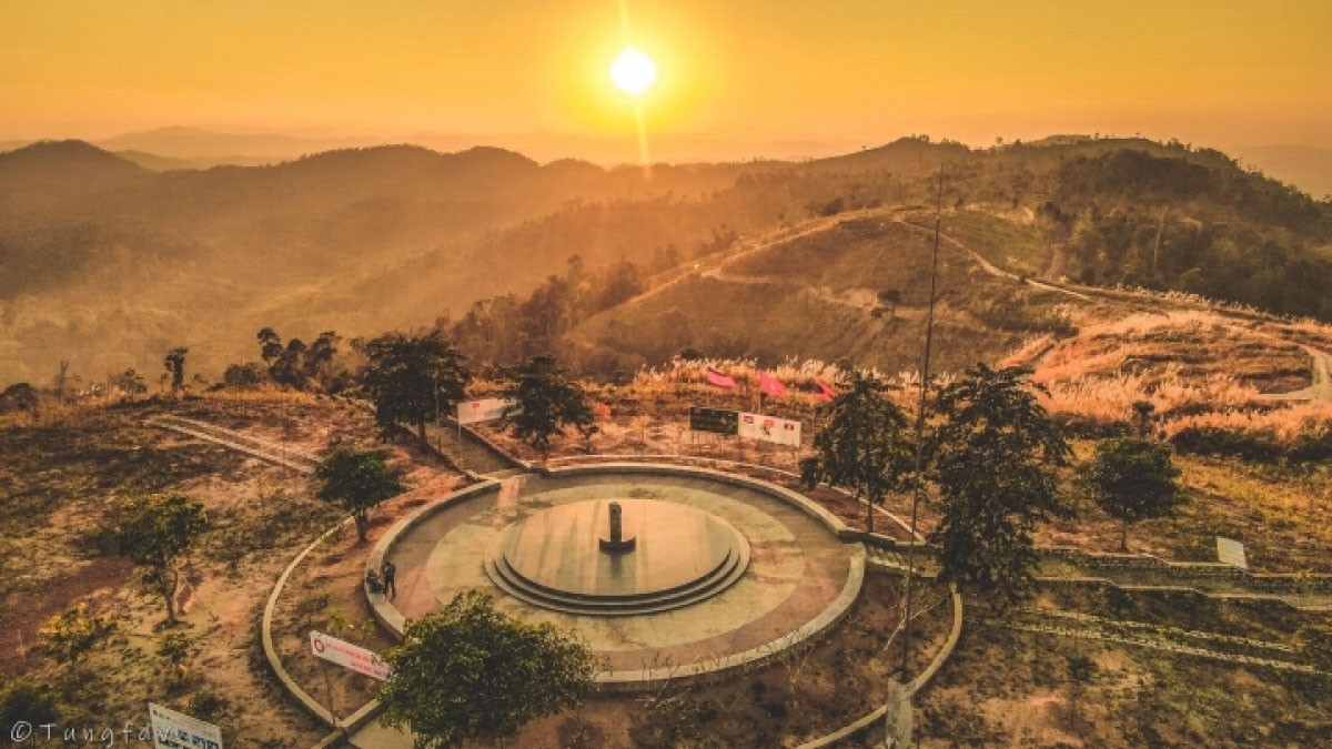 While staying in the Central Highlands, travelers should not miss visiting the border landmark of the three Indochina countries – Vietnam, Laos, Cambodia. (Photo: VTC)