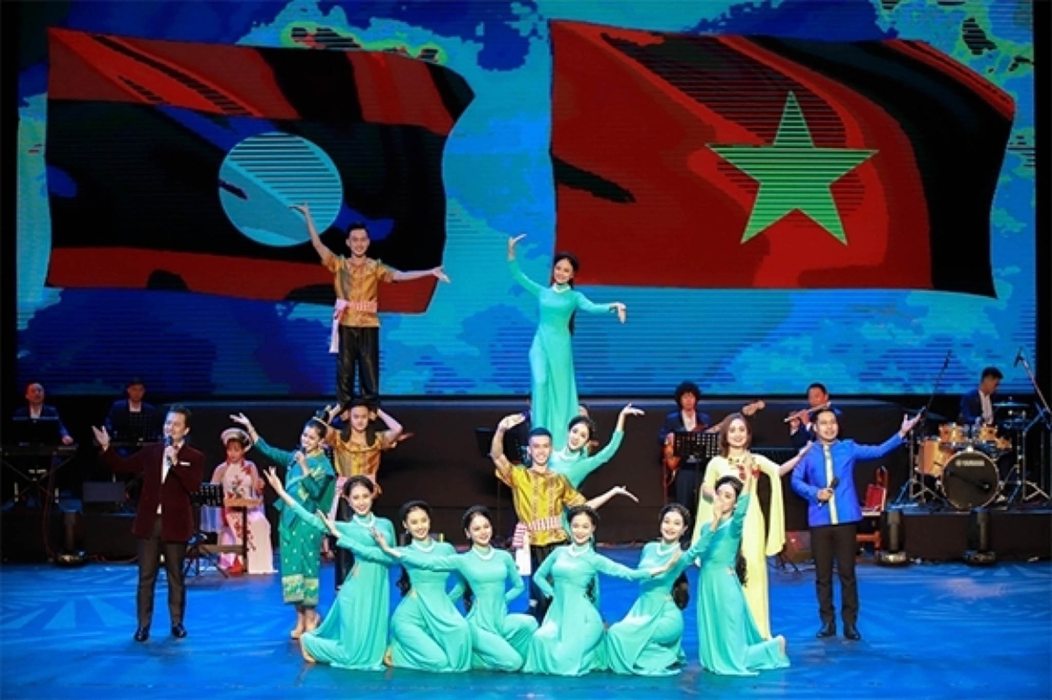 A music gala celebrates Vietnam – Laos Solidarity and Friendship Year 2019.
