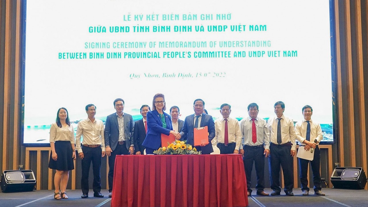 Management solid waste, plastic for the reduction of marine plastic pollution