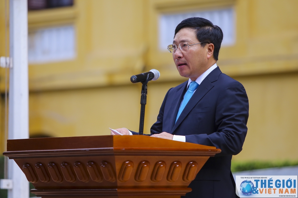 ha noi hosts flag raising ceremony to mark asean establishment