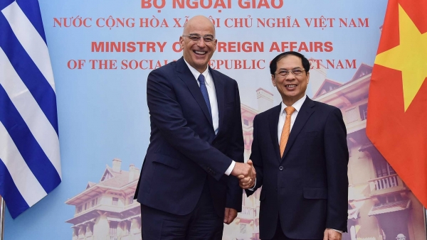 Vietnamese, Greek Foreign Minister hold talks