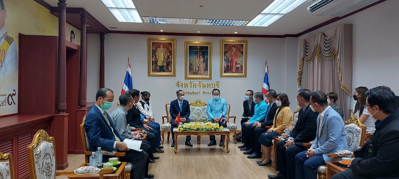Đại sứ Việt Nam tại Thái Lan Phan Chí Thành thăm và làm việc tại tỉnh Chanthaburi