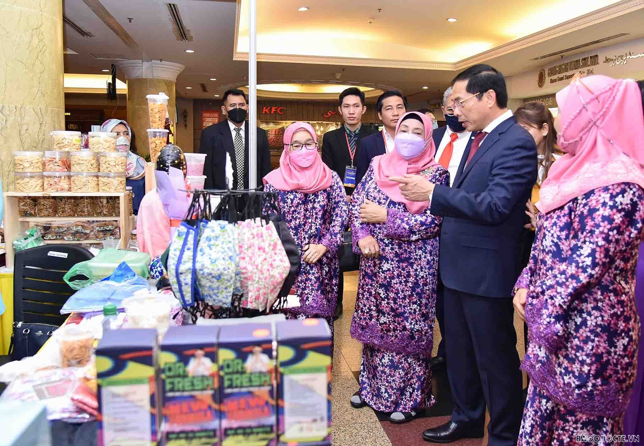 Đưa văn hoá, thương mại, ẩm thực và nghệ thuật Việt Nam đến Brunei