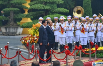 Vietnamese, Cambodian PMs say bilateral relationship is cohesive, durable and inseparable