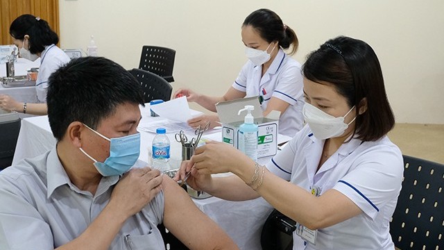 Prime Minister urges faster vaccination amid COVID-19 resurgence risks