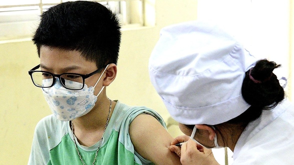 Prime Minister Pham Minh Chinh orders faster COVID-19 vaccination
