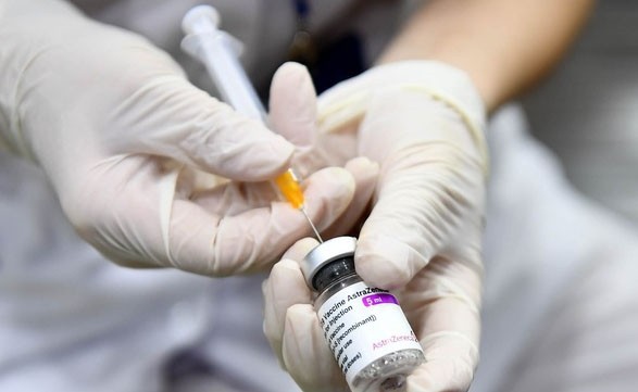 Bộ Y tế tiếp tục đề nghị các địa phương đẩy mạnh triển khai tiêm vaccine Covid-19 mũi 3 cho người từ 12 tuổi trở lên. (Nguồn: SK&ĐS)