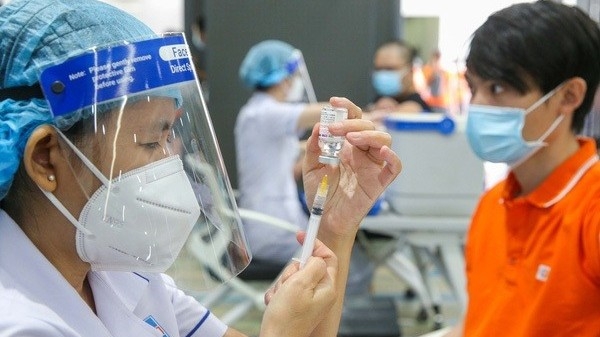 HCM City to administer the third COVID-19 vaccine shot from Dec. 10