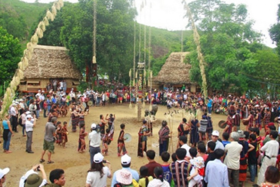 activities to welcome tet at vietnams ethnic culture and tourism village