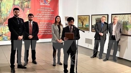 Kyiv art exhibition marks 30th anniversary of Viet Nam-Ukraine diplomatic ties