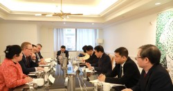 Minister calls on Amazon to scale up investment in Vietnam