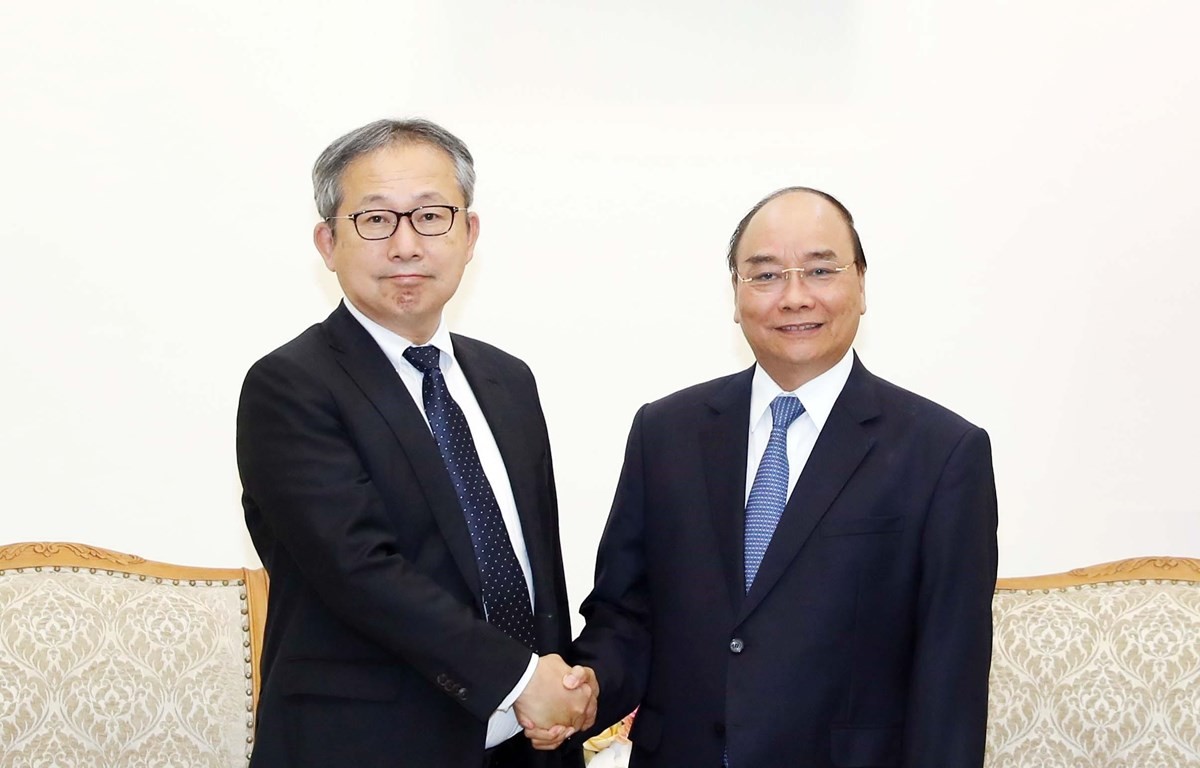 Thủ tướng Nguyễn Xuân Phúc và Đại sứ đặc mệnh toàn quyền Nhật Bản tại Việt Nam Yamada Takio. (Ảnh: Thống Nhất/TTXVN)