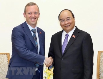 PM: Vietnam backs negotiations on future Vietnam-UK FTA