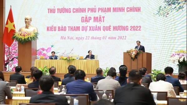Prime Minister meets OVs joining “Xuan Que huong” programme