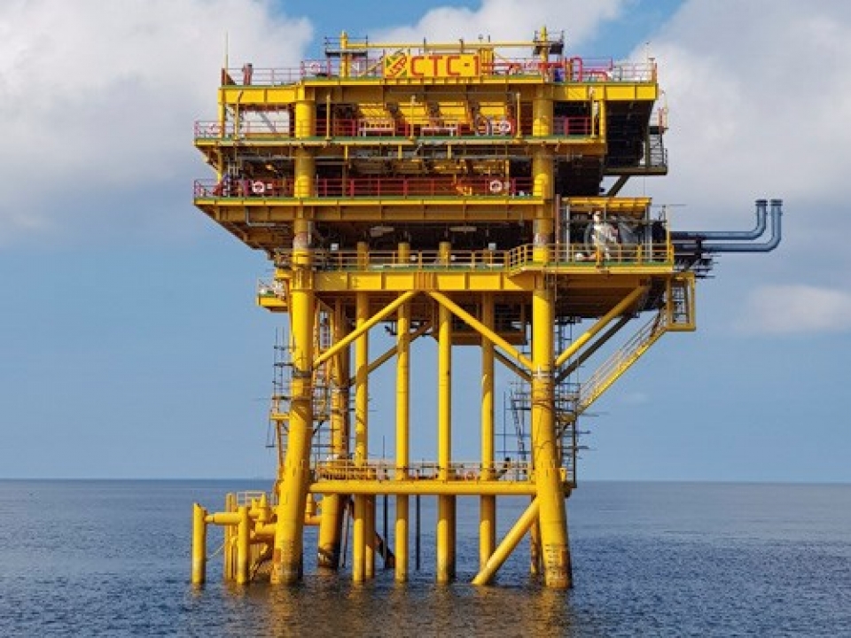 vietnam russia joint venture welcomes first oil flow from ca tam field
