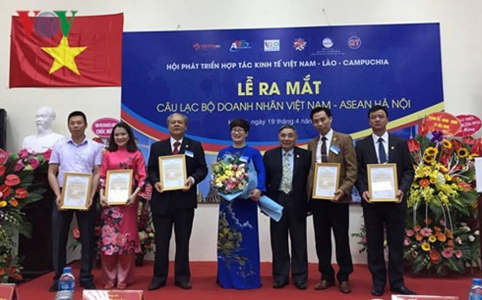 vietnam asean entrepreneur club makes debut in ha noi