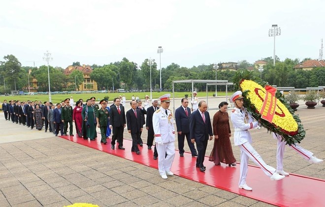 National leaders pay tribute to President Ho Chi Minh on National Day national leaders pay tribute to president ho chi minh on national day