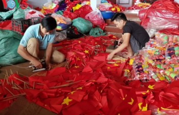 Tu Van, flag making village in Ha Noi