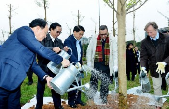 Ha Noi plants 100 trees to mark Finland’s 100 years of independence